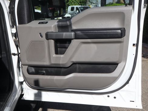 Used 2017 Ford F550 XLT image 48