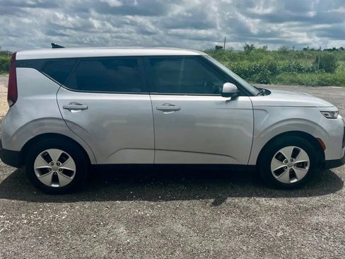 Used 2021 Kia Soul LX FWD image 7