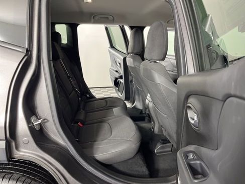 Used 2016 Jeep Renegade Latitude image 43