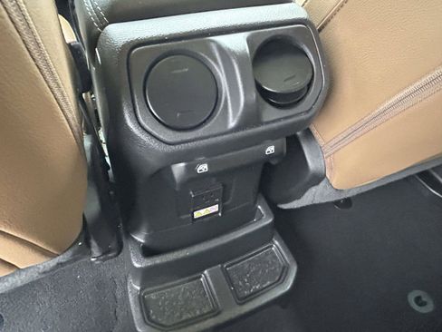 Used 2023 Jeep Wrangler Unlimited Sahara w/ Cold Weather Group AWD/4WD image 16