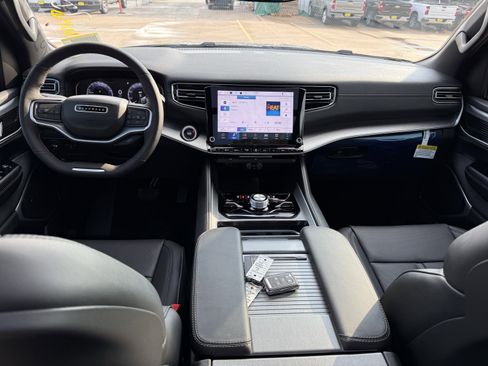 New 2025 Jeep Wagoneer L Series II image 20