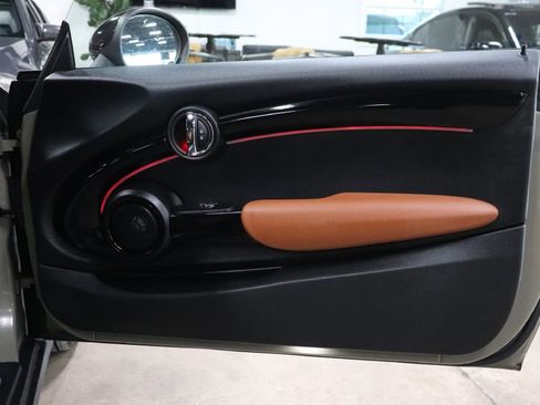 Used 2019 MINI Cooper S image 15