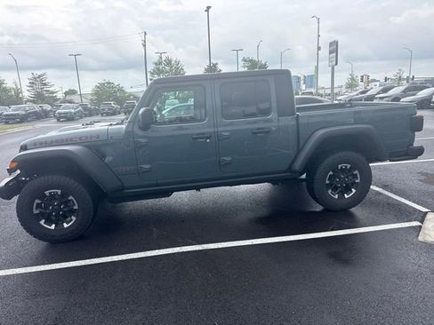 Used 2026 Jeep Gladiator Rubicon AWD/4WD image 3
