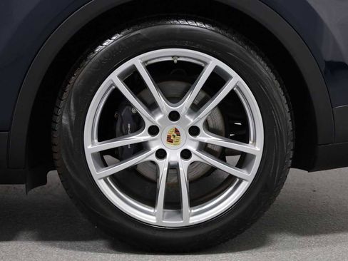 Certified 2023 Porsche Cayenne Coupe image 38