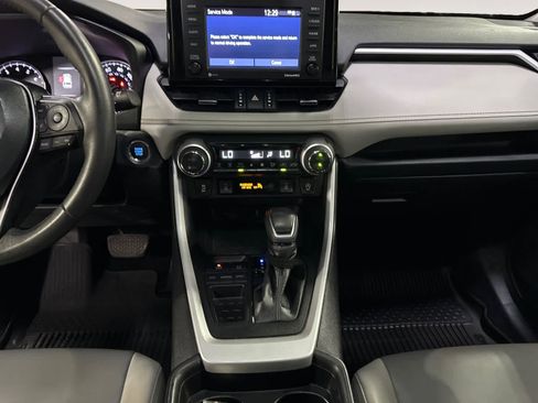 Used 2021 Toyota RAV4 XLE Premium image 15