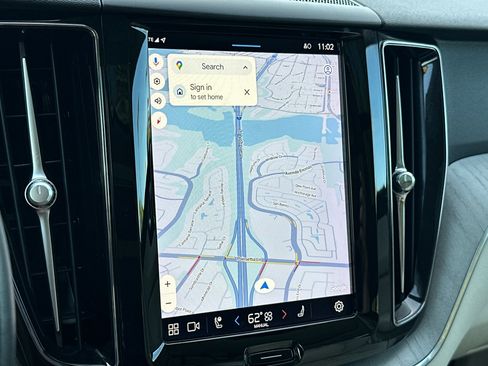 Certified 2023 Volvo XC60 B5 Plus image 23