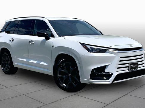 Used 2025 Lexus TX 500h AWD w/ Technology Package image 3
