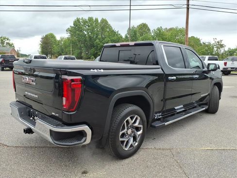 Used 2022 GMC Sierra 1500 SLT w/ SLT Convenience Package AWD/4WD image 4