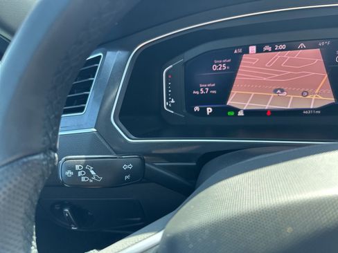 Certified 2022 Volkswagen Tiguan SEL R-Line image 47