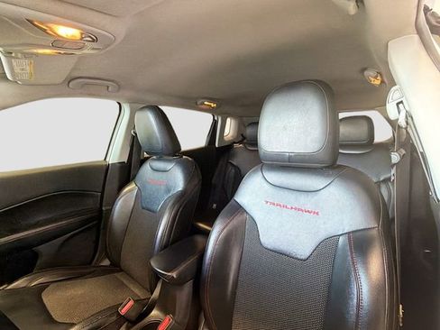 Used 2020 Jeep Compass Trailhawk image 18