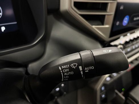 Used 2026 Toyota Tundra Platinum AWD/4WD image 22