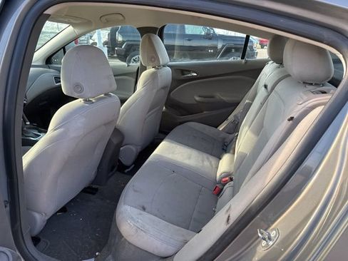 Used 2018 Chevrolet Cruze LT w/ Convenience Package image 18