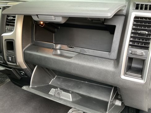 Used 2015 RAM 1500 Big Horn AWD/4WD image 24