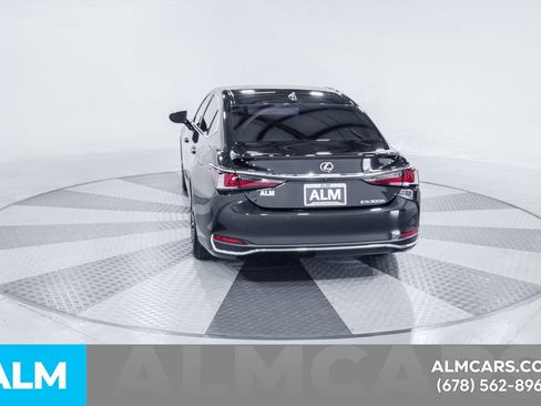 Used 2024 Lexus ES 300h w/ Premium Package image 9