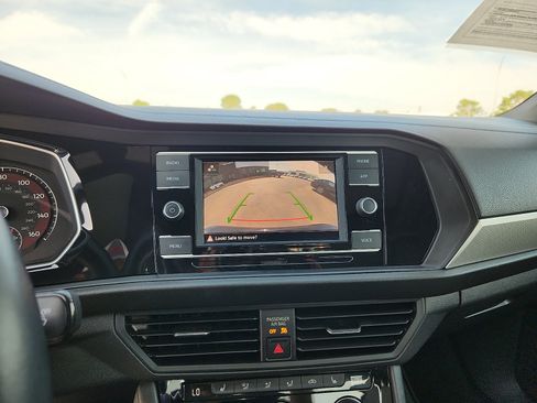 Used 2020 Volkswagen Jetta R-Line FWD image 18