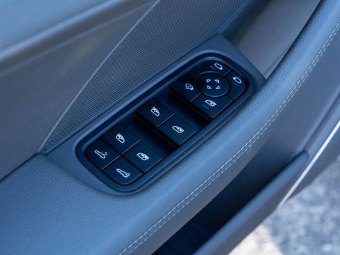 Certified 2023 Porsche Panamera Platinum Edition image 21