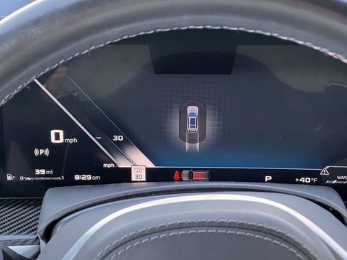 Used 2025 BMW X7 M60i w/ Climate Comfort Package image 15