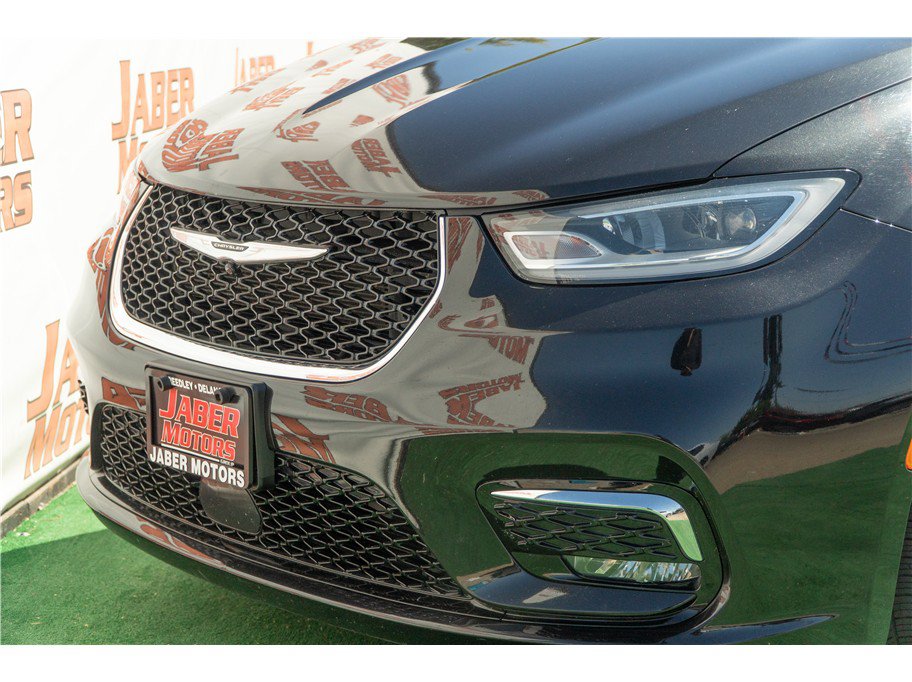 Used 2023 Chrysler Pacifica Touring-L FWD image 15