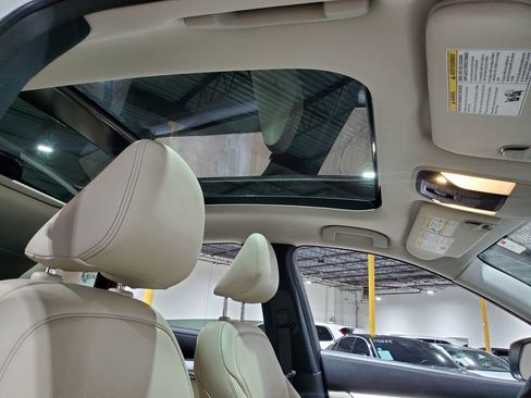 Used 2019 INFINITI QX50 Luxe w/ Navigation Package image 15