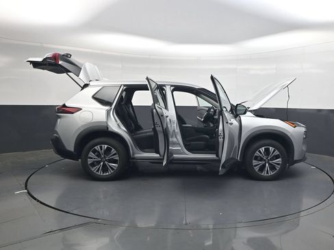 Used 2023 Nissan Rogue SV FWD image 40