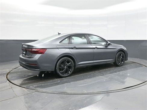 New 2026 Volkswagen Jetta SE image 7