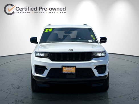 Used 2024 Jeep Grand Cherokee Altitude AWD/4WD image 9
