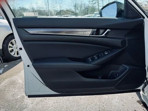 Used 2022 Honda Accord Sport image 10