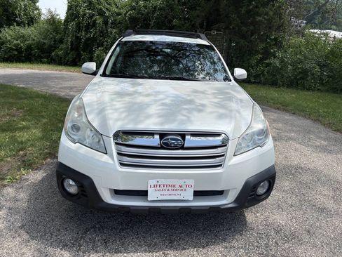 Used 2014 Subaru Outback 2.5i Premium w/ Moonroof Package AWD/4WD image 9