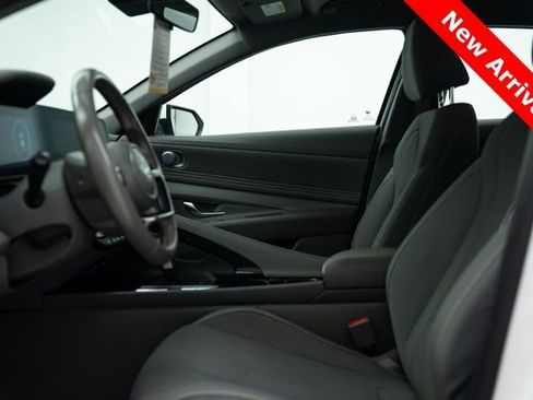 Used 2023 Hyundai Elantra SEL w/ Convenience Package image 5