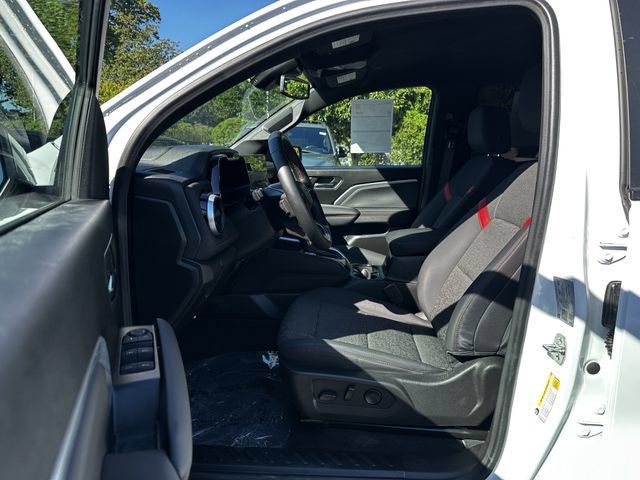 Used 2024 Chevrolet Colorado Z71 w/ Z71 Convenience Package 2 AWD/4WD image 19