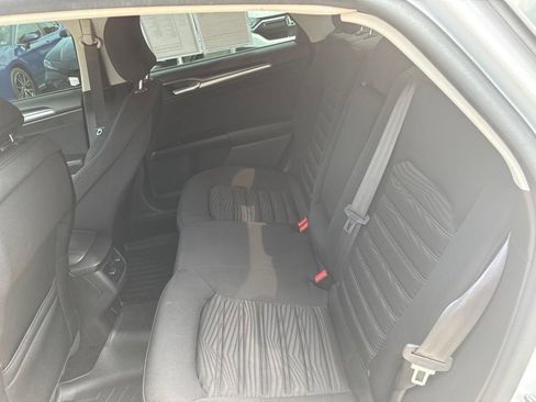 Used 2016 Ford Fusion SE FWD image 24