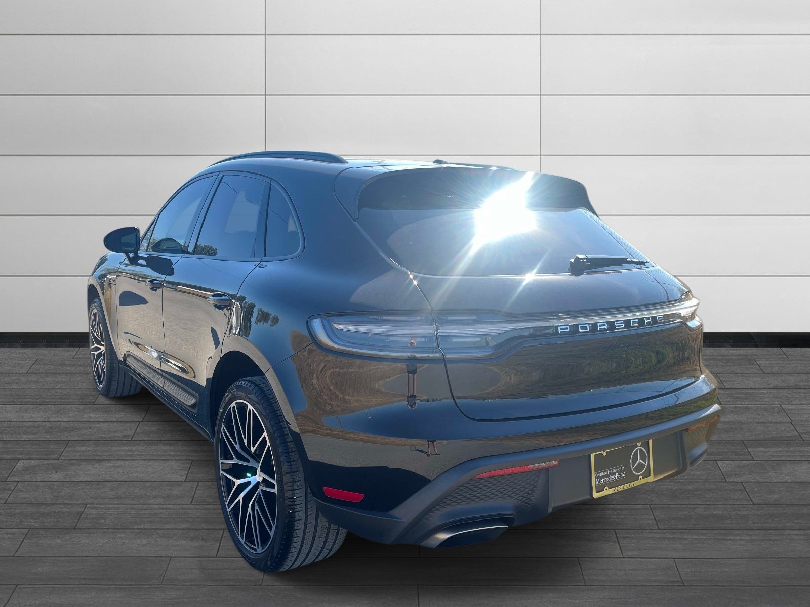 Used 2024 Porsche Macan AWD/4WD image 5