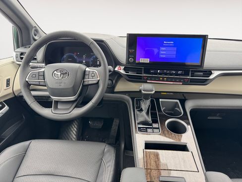 New 2026 Toyota Sienna Limited image 12