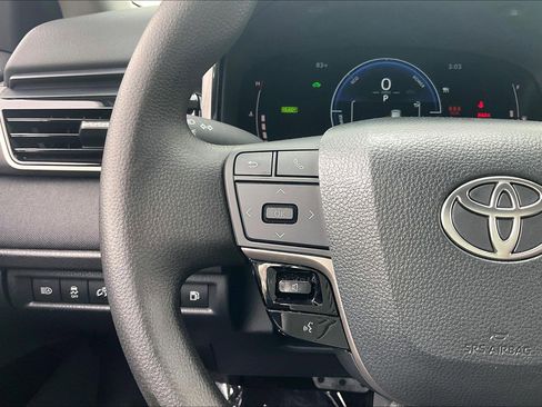 Used 2025 Toyota Camry LE w/ Convenience Package image 23