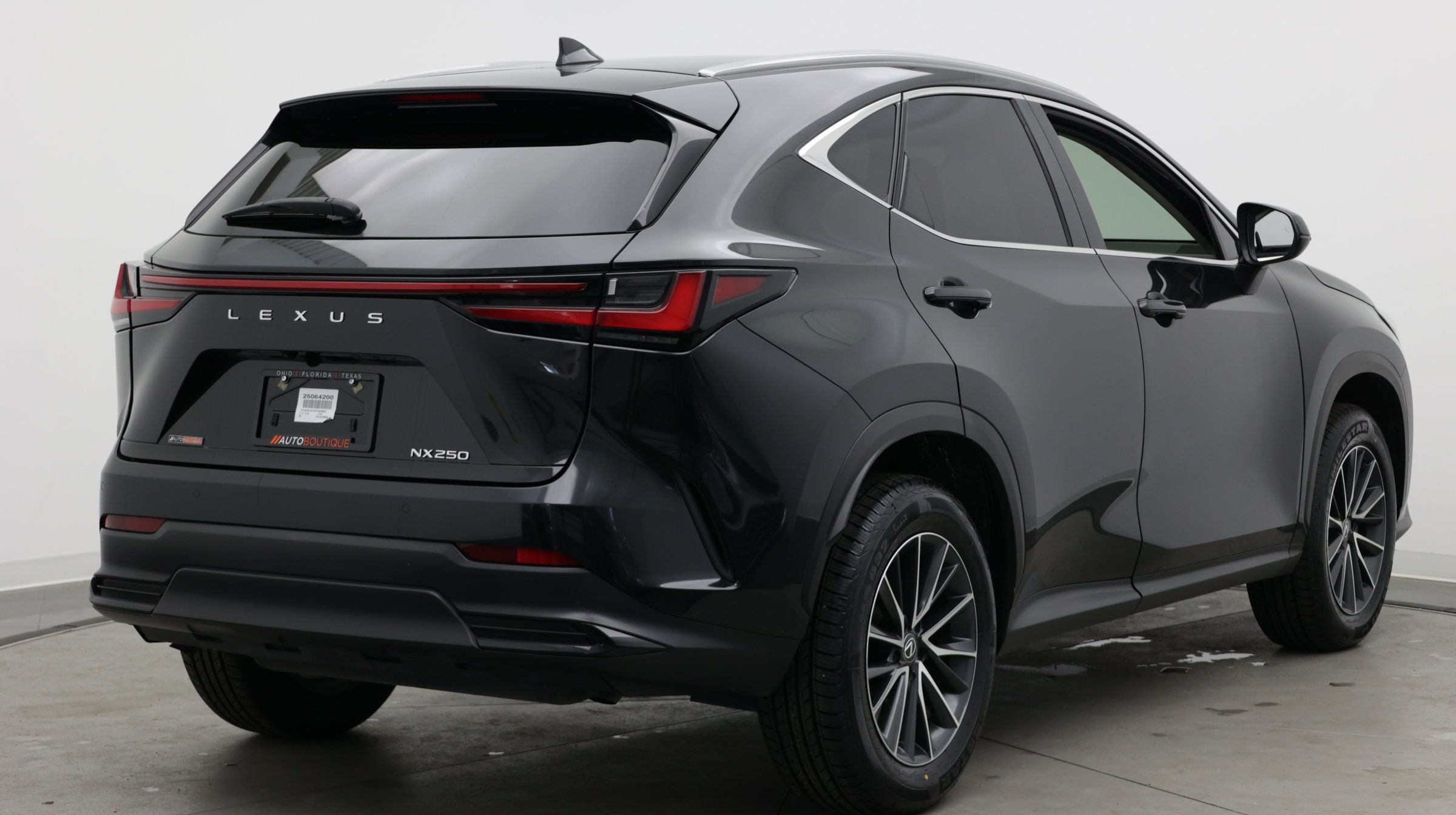Used 2025 Lexus NX 250 FWD w/ Towing Package (2000 Lbs) image 7