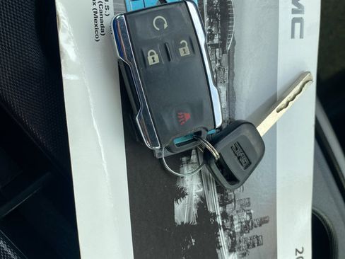 Used 2014 GMC Sierra 1500 SLT w/ SLT Preferred Package image 24