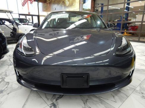 Used 2023 Tesla Model 3 Performance image 2
