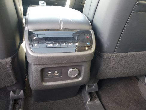 Used 2023 INFINITI QX60 Luxe w/ Performance Audio Package AWD/4WD image 17
