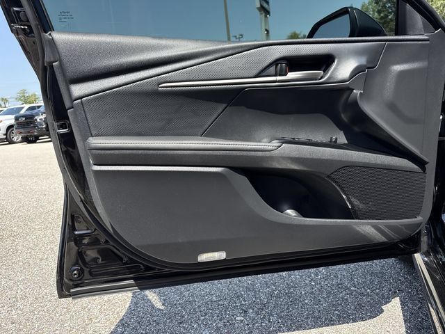 Used 2025 Toyota Camry XSE FWD image 31