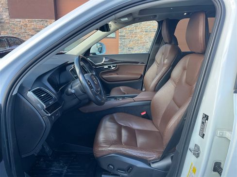 Used 2019 Volvo XC90 T6 Momentum w/ Advanced Package image 9
