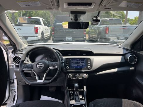 Used 2024 Nissan Kicks SV w/ Interior Electronics Package FWD image 31