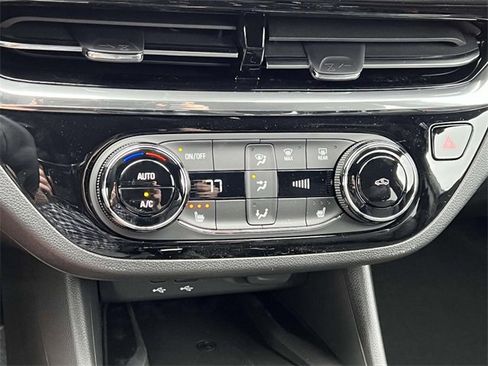 Used 2025 Buick Envista Sport Touring w/ Convenience I Package image 22