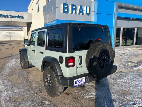 Used 2024 Jeep Wrangler Sport S image 8