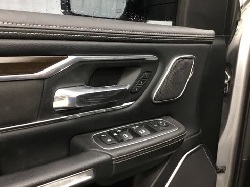 Used 2022 RAM 1500 Laramie AWD/4WD image 7