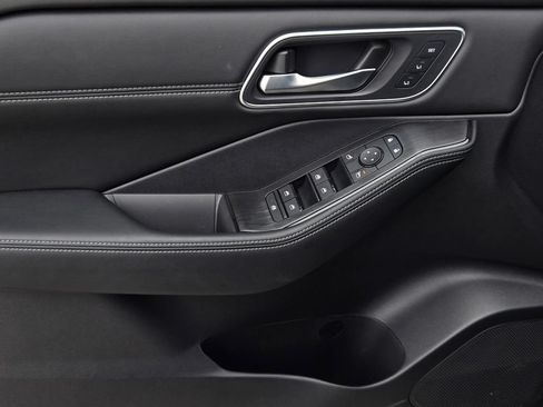 New 2026 Nissan Rogue Platinum AWD/4WD image 18