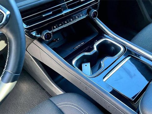 Used 2024 Chevrolet Traverse LT image 18