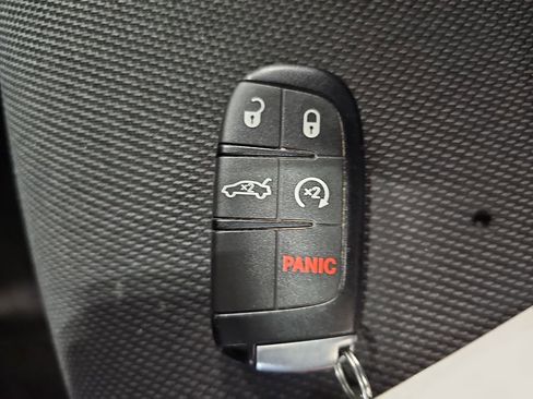 Used 2017 Dodge Charger R/T w/ Blacktop Package image 32