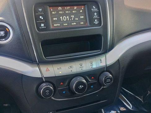 Used 2019 Dodge Journey SE FWD image 13