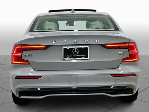 Used 2024 Volvo S60 B5 Plus image 5