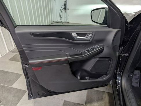 Used 2025 Ford Escape ST-Line image 12